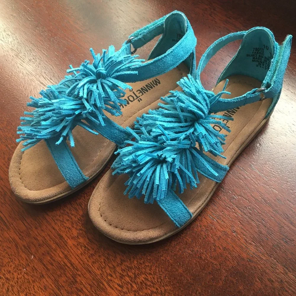 Minnetonka pompom fringe sandals 10